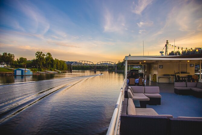2.5-hour Dinner Cruise on Willamette River - Live Piano and the Atmosphere: When It Feels Romantic Without Trying Too Hard