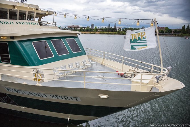 2.5-hour Dinner Cruise on Willamette River - Who Should Book the Willamette City Lights Cruise?