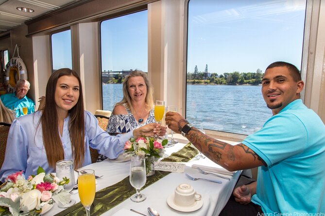 2-hour Brunch Cruise on Willamette River - The Willamette route: how the bridges tell Portland’s story fast