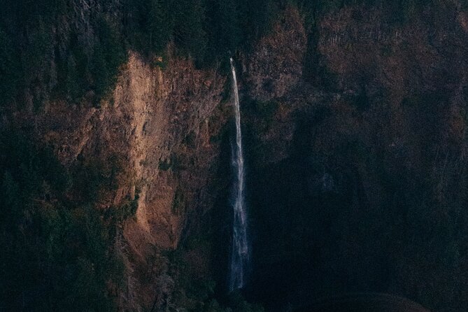 40 Minute Multnomah Falls & Waterfall Air Tour by Envi Adventures - Beacon Rock: the 57,000-year plug of a volcano