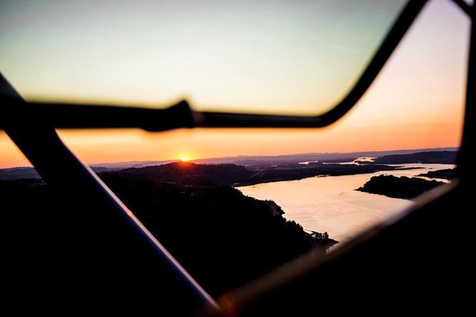 40 Minute Multnomah Falls & Waterfall Air Tour by Envi Adventures - Meeting at Envi Adventures in Troutdale and settling in fast