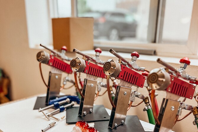 Beginner's Glass Blowing Lessons in Portland, Oregon - A First-Time Glass Class That Actually Feels Doable