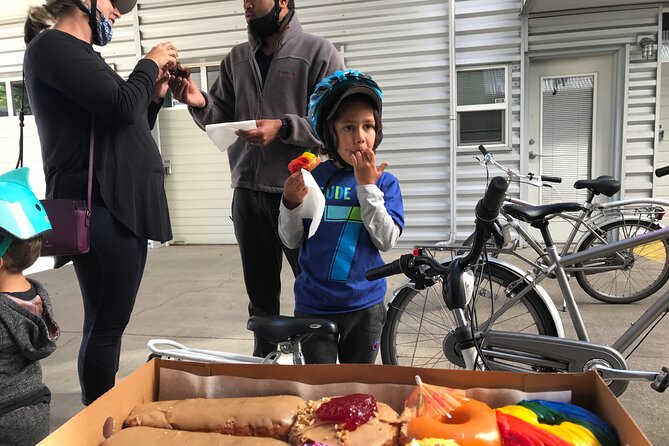 Doughnuts and Coffee Bike Tour: Local Secrets - Hawthorne and Division: another coffee-and-pastry moment