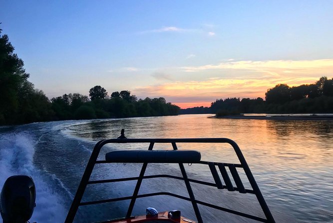 Guided Jetboat Tour for Six -Private - The Willamette River Run: Fast Water, Real Stories