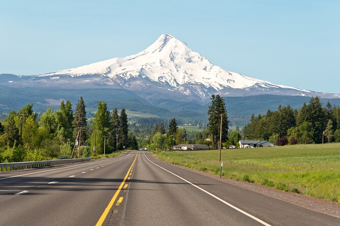 Mount Hood Loop Scenic Drive Self Guided Audio Tour - How the Action’s Tour Guide app runs in your car