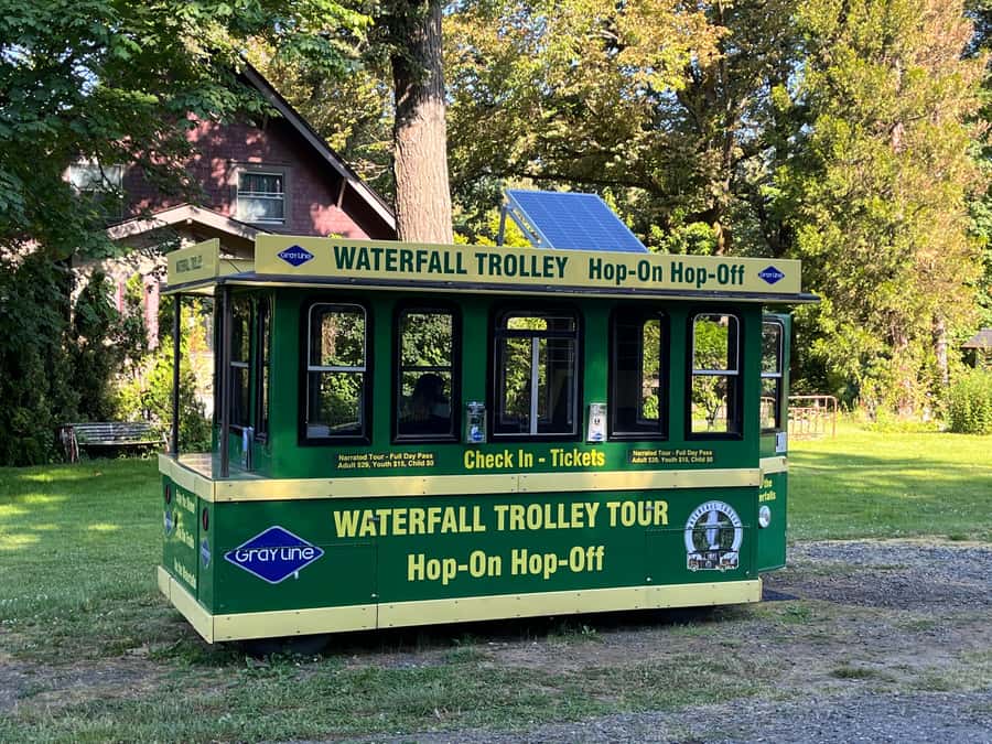 Multnomah Falls: Waterfall Corridor Hop-On Hop-Off Trolley - Who This Tour Suits Best (And Who Might Be Happier DIY)