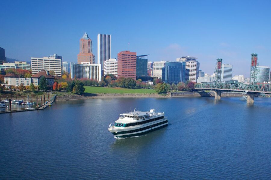 Portland: 2-Hour Lunch Cruise Through Downtown - Fresh Northwest lunch: what’s included, what isn’t, and what to expect