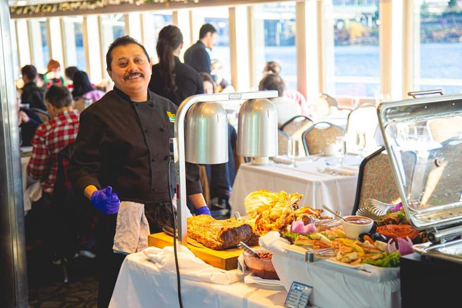 Portland: Brunch Cruise on Willamette River - The brunch buffet: what all-you-can-eat really means on board