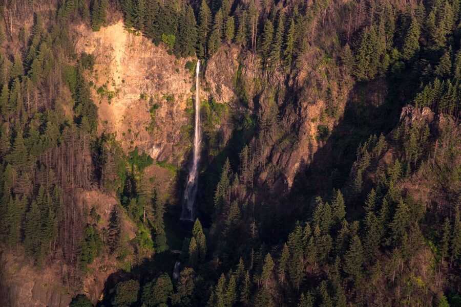Portland: Columbia Gorge Waterfalls 40-Minute Scenic Flight - Flying the Columbia River Gorge: Seasonal Falls and Real Scale