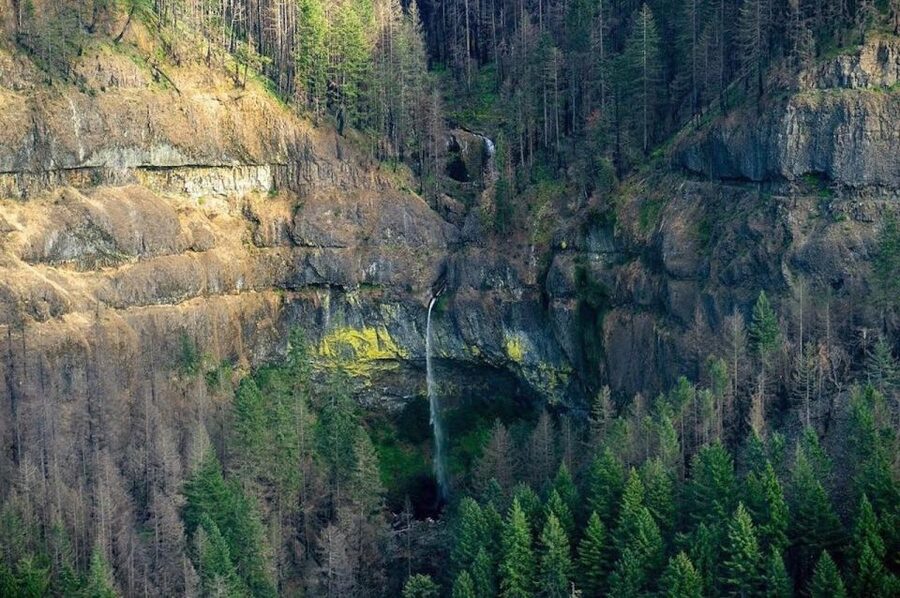 Portland: Columbia Gorge Waterfalls 40-Minute Scenic Flight - Bonneville Dam Views That Feel Bigger Than Photos