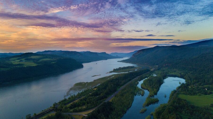 Portland: Columbia Gorge Waterfalls 40-Minute Scenic Flight - Why the Pilot-Guide Style Matters (Clay Was Mentioned)