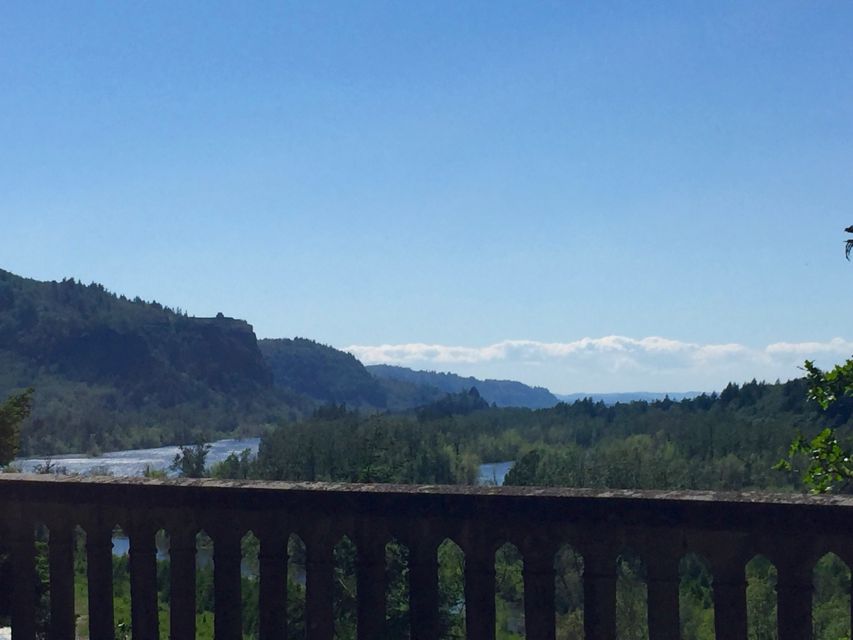 Portland: Columbia River Gorge 3-Hour Small Group Tour - Snacks, water, and the PA system: small comforts that matter