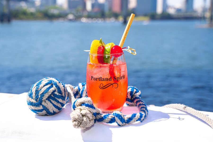 Portland: Happy Hour Sightseeing Cruise - Practical tips that make the cruise better