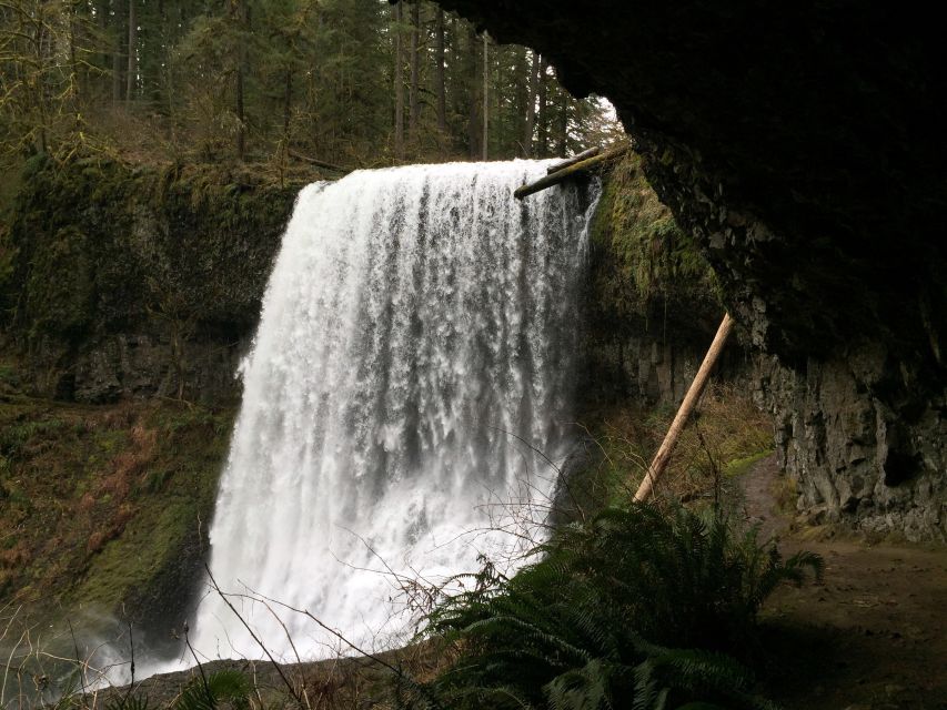 Portland: Silver Falls Hike - What to pack for mist, wet steps, and layers that save the day