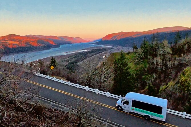 Portland to Multnomah Falls a Waterfall Tour of 5 Falls and More - Stop 2: Multnomah Falls With Front-Row Parking and One Hour to Enjoy It