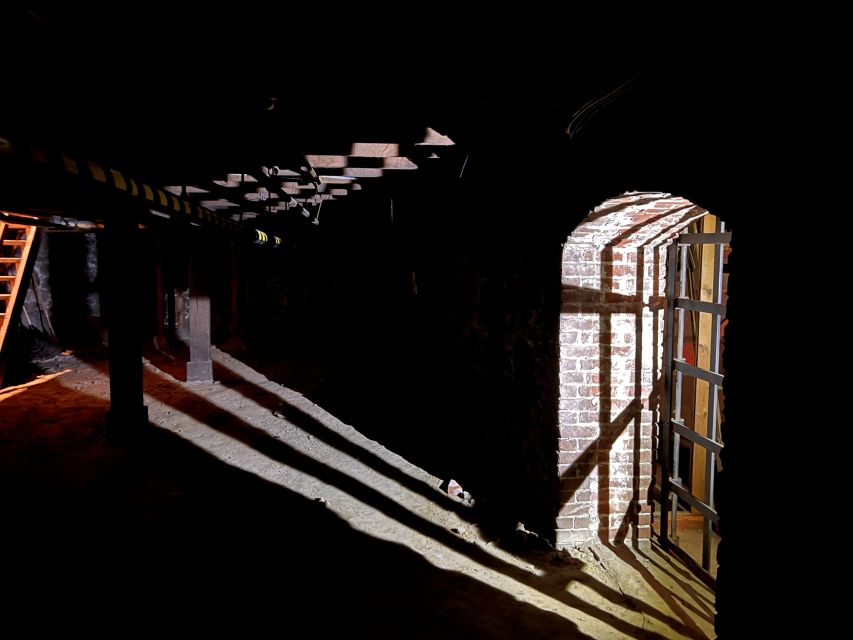 Portland: Underground Shanghai Tunnel Tour with Beer Tasting - Going underground: what you’ll do in the tunnels (and what you’ll actually see)