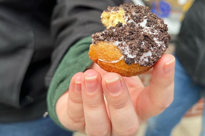Portland Walking Food Tour – Warm Donuts, History & Hidden Gems - Skip-line time at The Holy Donut: why it’s more than convenience