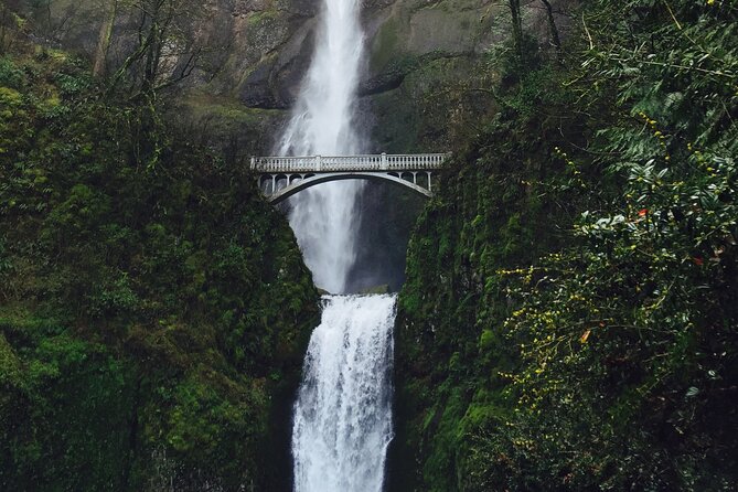 Private - 1/2 day Columbia River Gorge & Waterfalls Tour From Portland - What to pack: the Gorge is wet, even when it looks fine
