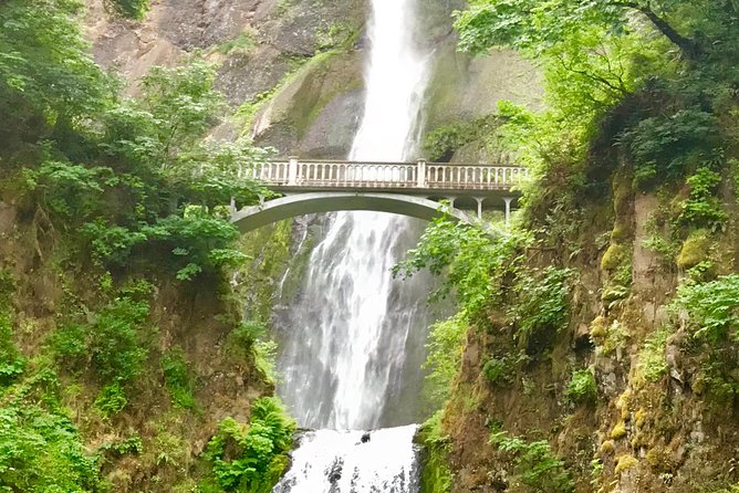 Private - 1/2 day Columbia River Gorge & Waterfalls Tour From Portland - The Mercedes 4x4 ride and onboard commentary