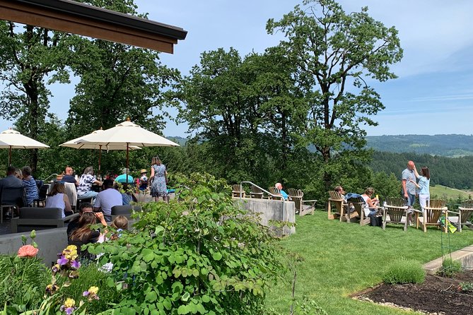 Private Customized Willamette Valley Wine Maker Tour with lunch - Stop 1: Willamette Valley intro plus lunch in a vineyard setting