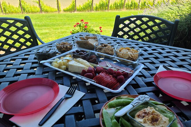 Private Wine Tours - Lunch at a winery picnic: what’s included, plus one thing to ask for