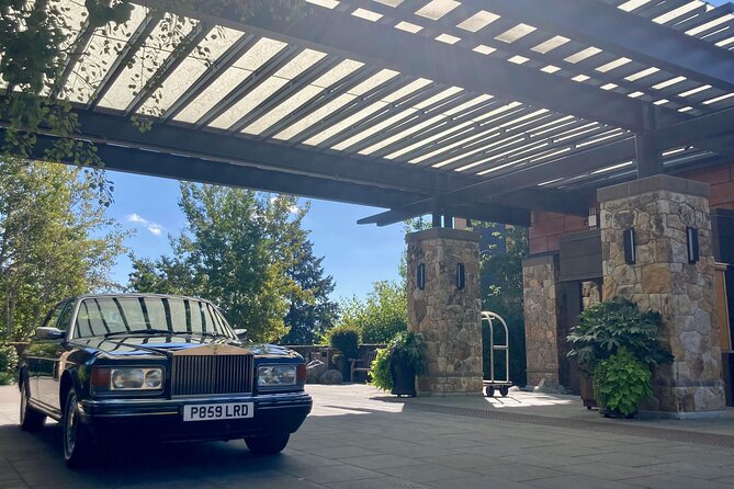 Rolls-Royce & Bentley Chauffeured All-inclusive Wine Tasting Tour - The included snack: the small detail that changes the feel