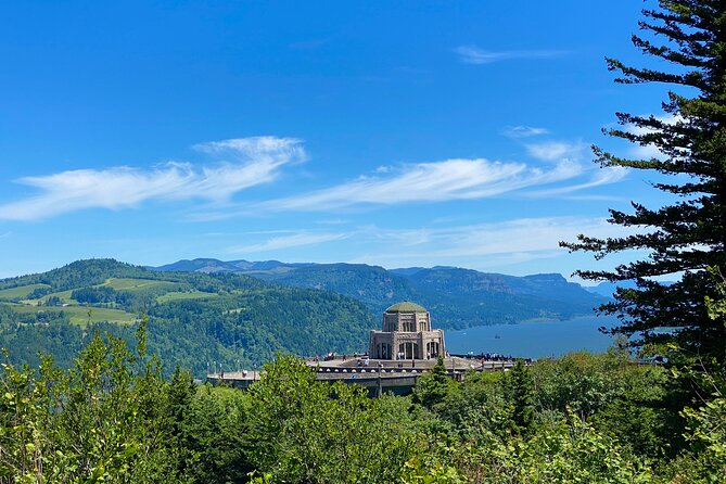 Small Group: Columbia River Gorge Waterfalls and Mt Hood Day Tour from Portland - Photo Tips and What to Wear When the Gorge Meets the Mountain