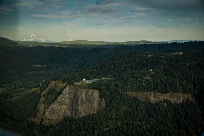Stunning Air Tour of the Columbia River Gorge by Envi Adventures - Meet the Pilot Energy: Friendly, Confident, and Focused on Sightlines