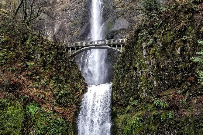 Waterfalls & Wine Tour-Multnomah Falls,Vineyards,Hood River Combo - What to Pack for Misty Gorge Walks and Wine Road Days