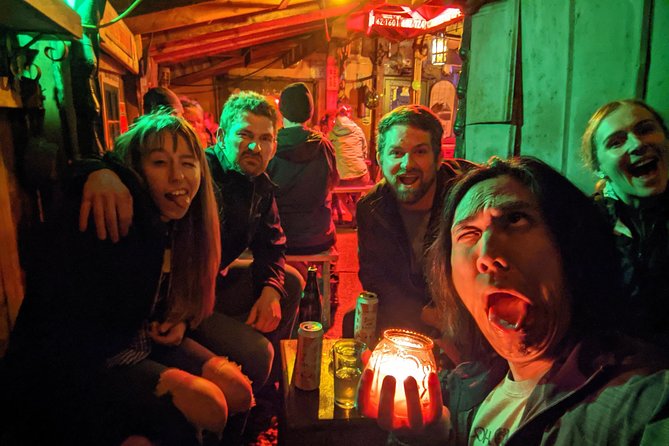 Weird Bar Crawl with Fanatical Local - Portland in Three Hours: A Walking Night Built for People